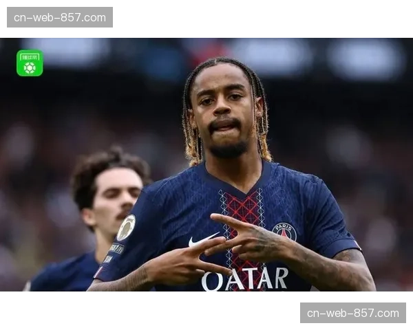 吉鲁点射破门,以39岁145天成为法甲历史第7年长进球球员 吉鲁点射破门,以39岁145天成为法甲历史第7年长进球球员