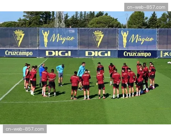 一场平局,两种心情:复盘加的斯与赫塔菲的保级六分战 一场平局,两种心情:复盘加的斯与赫塔菲的保级六分战