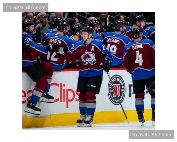 NHL常规赛：温哥华加人队点球大战击败卫冕冠军科罗拉多雪崩