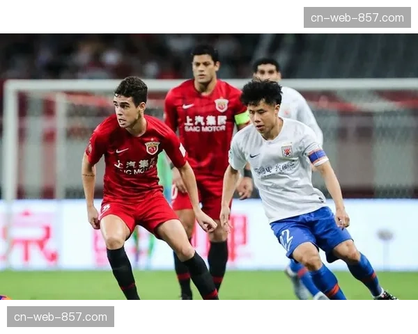 实时：伊蒂哈德球场因球迷医疗事件暂停比赛，双方球员返回更衣室